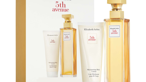 Elizabeth Arden Fifth Avenue Gift Set featuring a 30ml EDP and 50ml Body Lotion