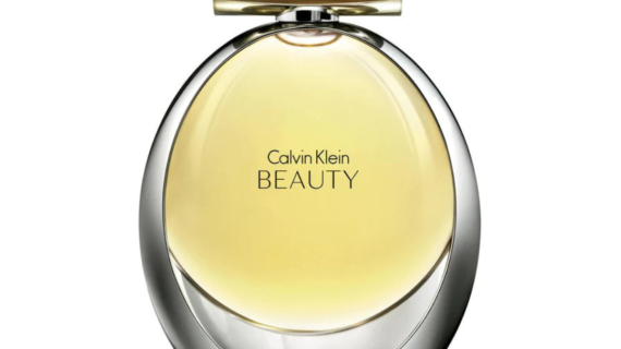 Calvin Klein Beauty Eau de Parfum 100ml Spray – A luxurious floral fragrance for women