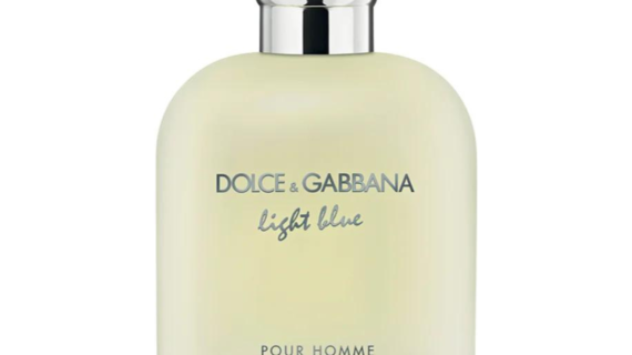 Experience the refreshing scent of Dolce & Gabbana Light Blue Eau de Toilette 200ml Spray