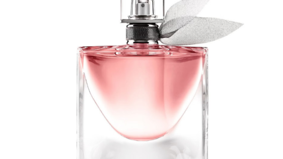 Lancome La Vie Est Belle Eau de Parfum 50ml Spray - Elegant floral fragrance with notes of iris and patchouli