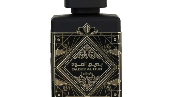 Buy Lattafa Perfumes Bade'e Al Oud Oud for Glory Eau de Parfum 100ml Spray with FREE delivery over £50, Tracked shipping and 10% off your first order.