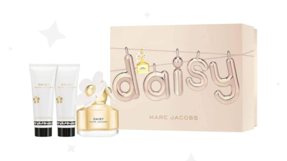 Marc Jacobs Daisy Gift Set featuring 50ml EDT