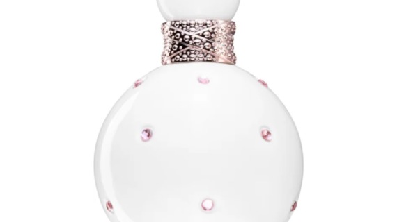 Britney Spears Fantasy Intimate Edition Eau de Parfum: 100ml spray featuring a romantic blend of fruity and floral notes for an enchanting fragrance experience.