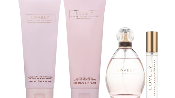 Sarah Jessica Parker Lovely Gift Set featuring elegant perfume and body lotion